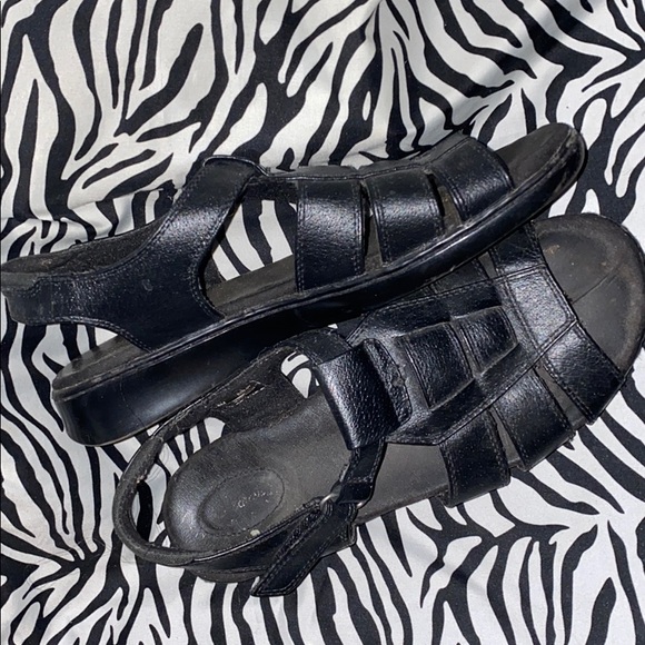 Dr. Scholl’s Sandals - Picture 2 of 6